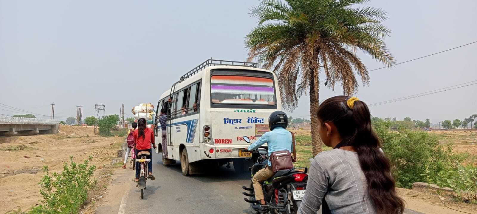 सैजपुर पुल पर गार्डर लगने से तारामंदिर के पुराने पुल पर बढ़ा वाहनों का दवाब