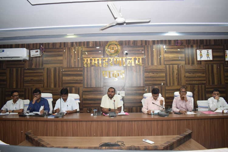 चुनाव कार्य में किसी भी प्रकार की कोताही बर्दाश्त नहीं की जाएगी : डीसी