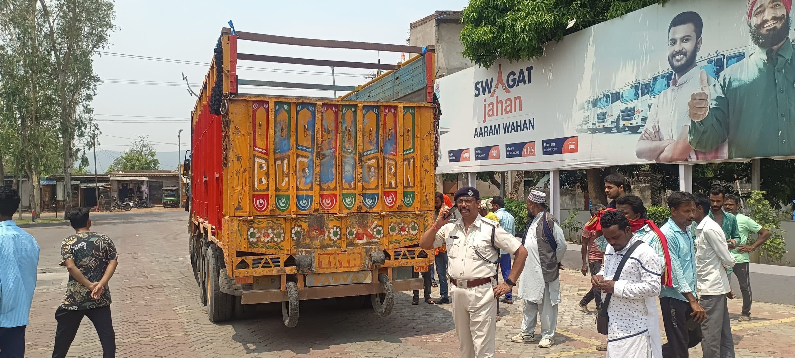 गिट्टी लोड ट्रक की चपेट में आकर अज्ञात वृद्ध व्यक्ति की मौत