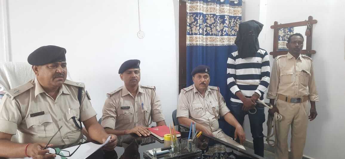 आर्म्स एक्ट के आरोपी को पुलिस ने किया गिरफ्तार, भेजा जेल