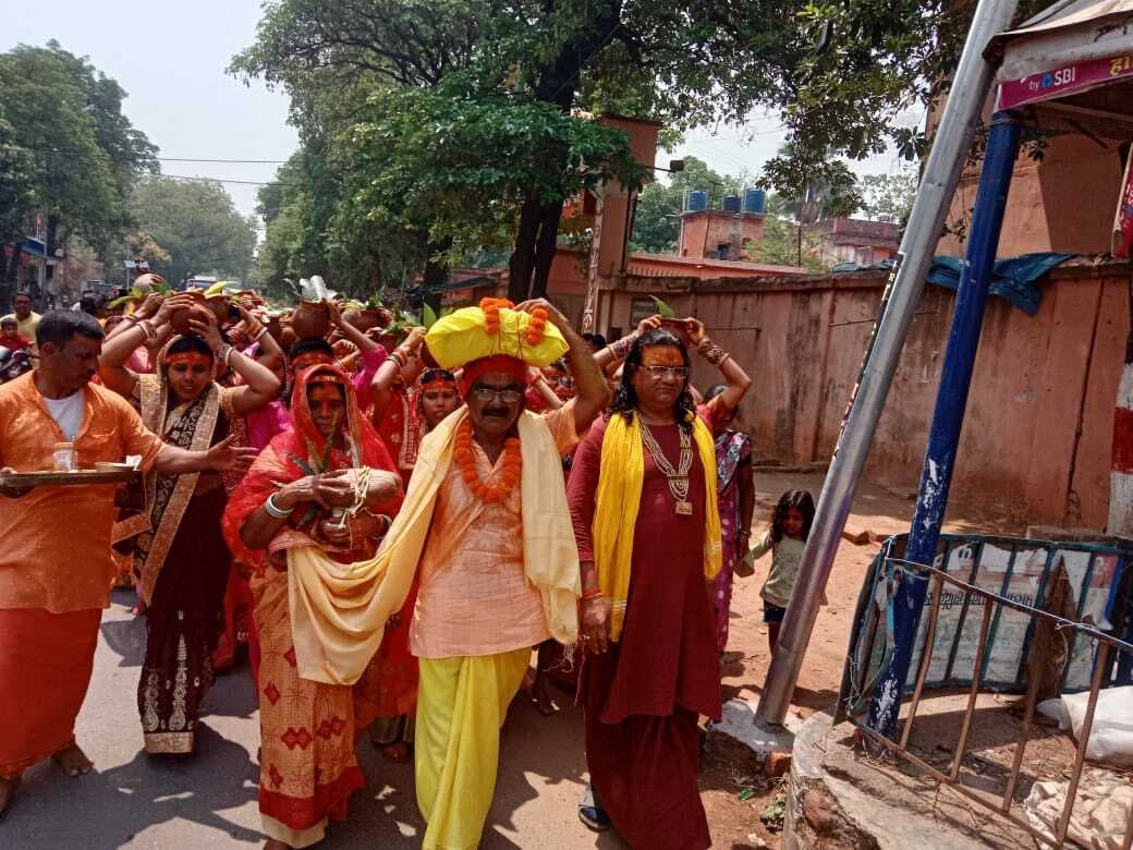 कलश यात्रा के साथ शास्त्रीनगर में भागवत कथा शुरू