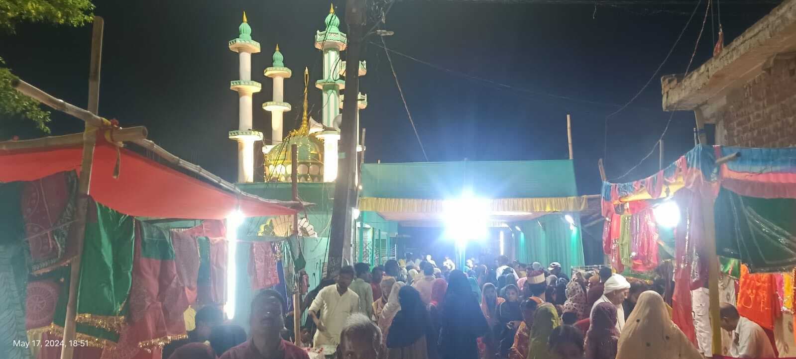 बाबा लतीफ शाह मस्तान के मजार पर उमड़े अकीदतमंद,की चादर पोशी