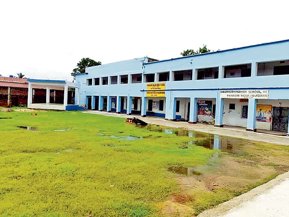 पाना गढ़ बाजार स्कूल में एचएसकी पढ़ाई पर संकट