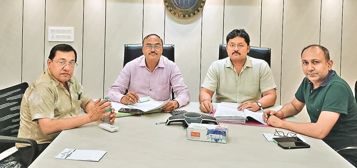 एसबीआइ की ग्रामीण शाखाओं में दोपहर में ठप रहता है काम