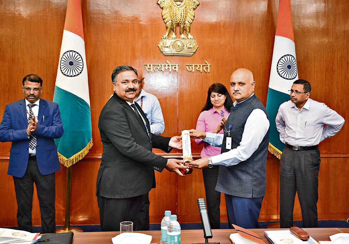 सीबीआइ के वरीय स्पेशल पीपी काे गोल्ड मेडल