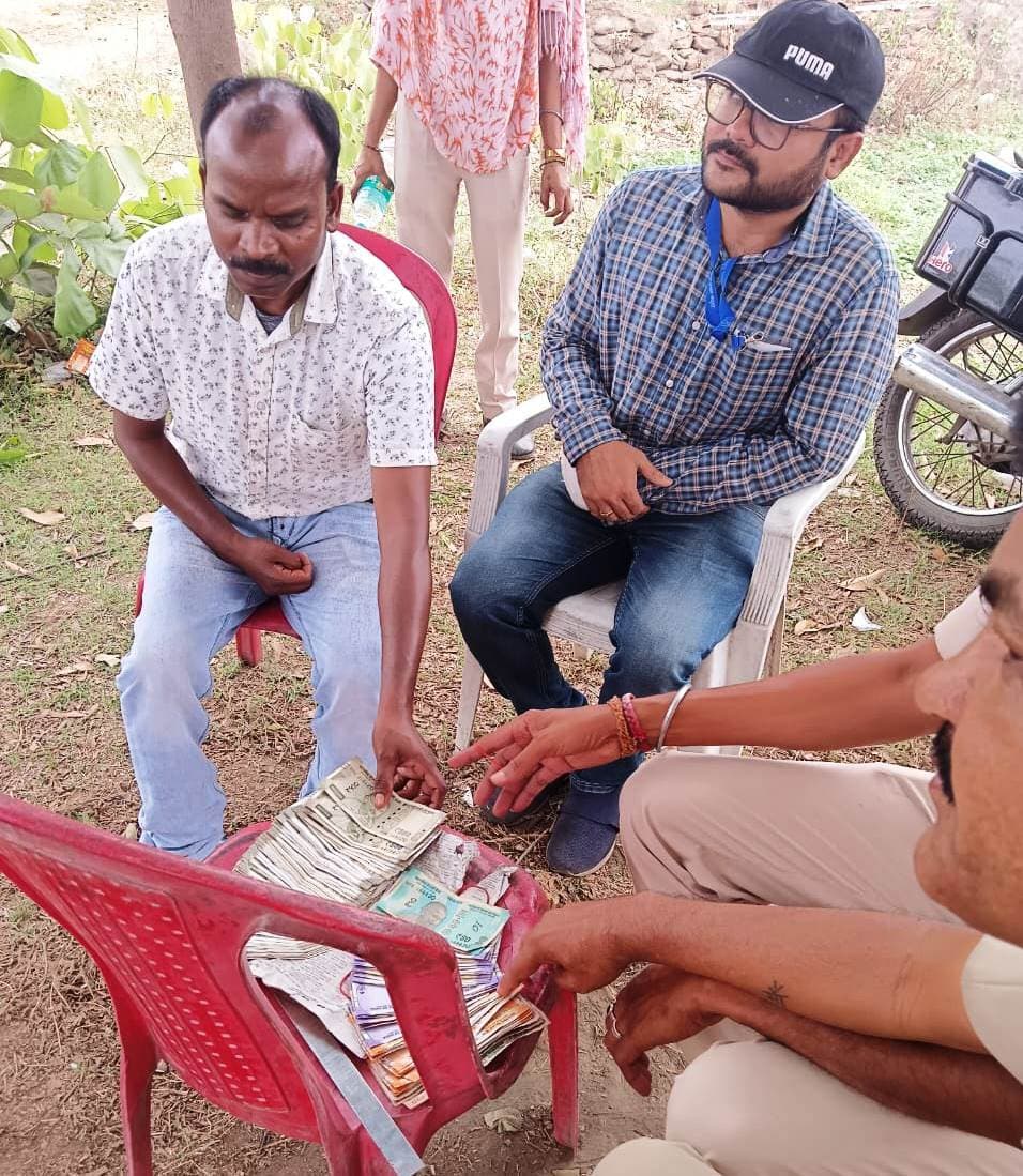 तरंगा चेक नाका में युवक से 65हजार रुपये बरामद