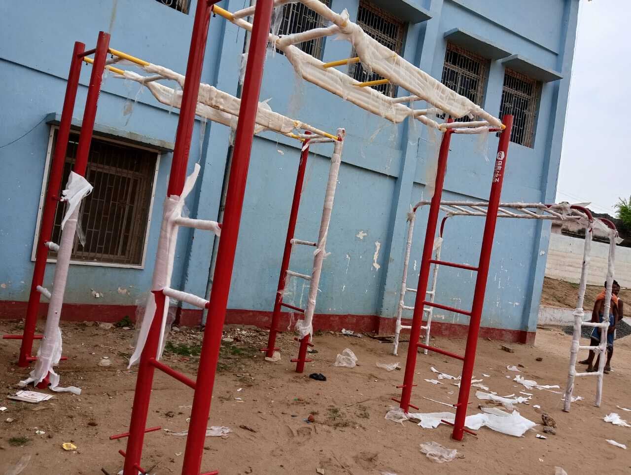 केके स्टेडियम में तैयार हो रहा आउटडोर जिम, इंस्टॉल हो रहे उपकरण