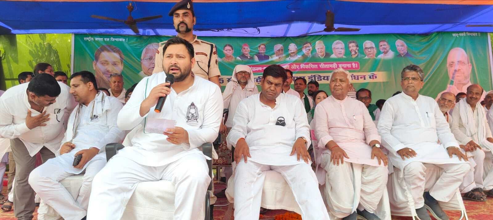 परिहार व पुपरी की चुनावी सभा में बोले तेजस्वी यादव