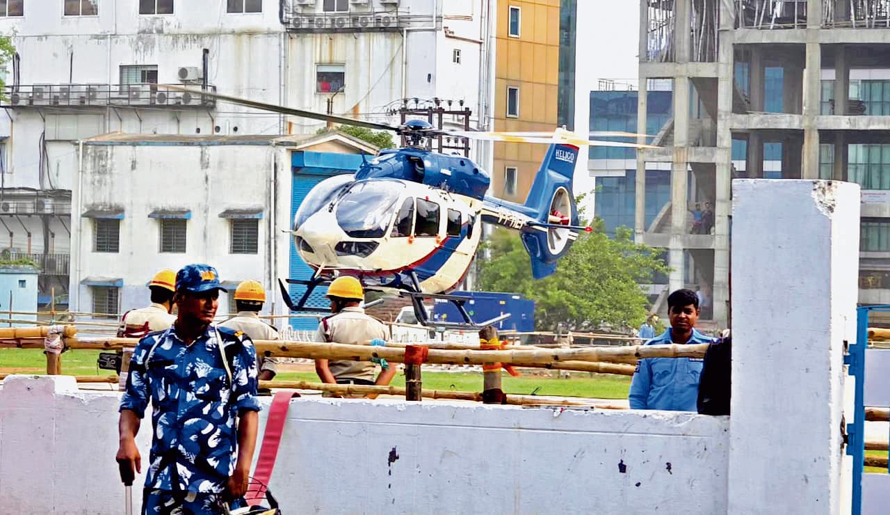 कड़ी सुरक्षा में ममता पहुंचीं दुर्गापुर, दो जिलों में सभा