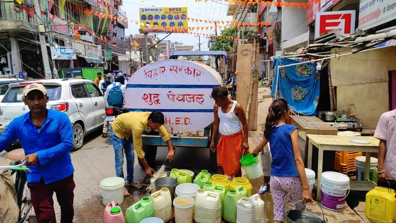 नगर में भीषण गर्मी के साथ लोगों पर पेयजल संकट की दाेहरी मार