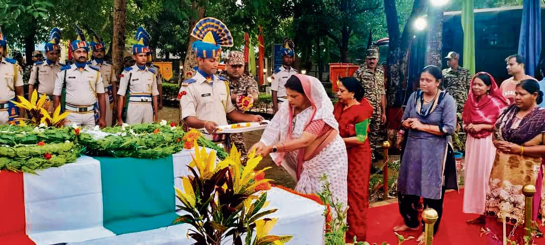 सीआरपीएफ हवलदार ने की आत्महत्या, सुसाइड नोट में लिखा डिप्टी कमांडेंट करते थे प्रताड़ित