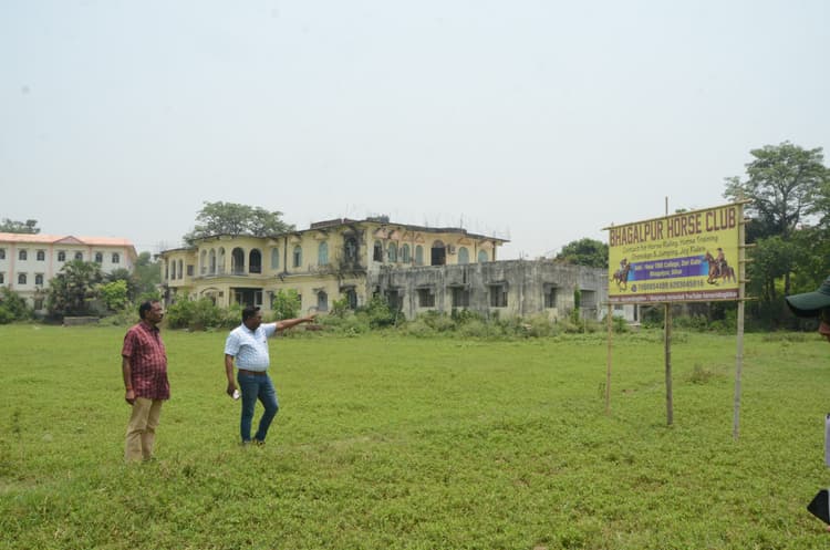 TMBU : विवि की खाली जमीन पर लगाया क्लब का बोर्ड, कुलपति ने दिया एफआइआर करने का निर्देश