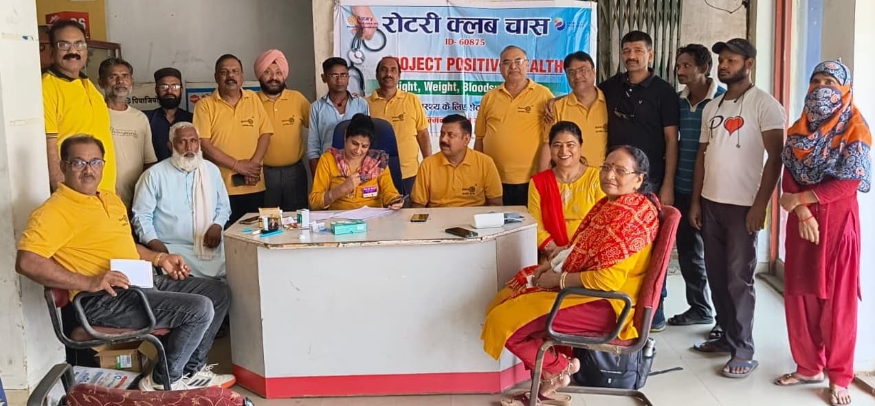 रोटरी क्लब चास के शिविर में 54 कामगारों की स्वास्थ्य जांच