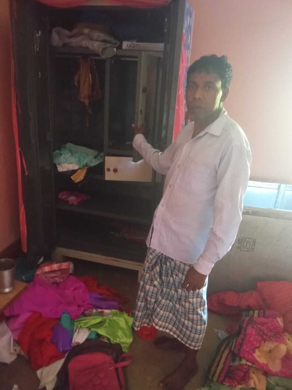 पलानी के छह घरों से लाखों की चोरी