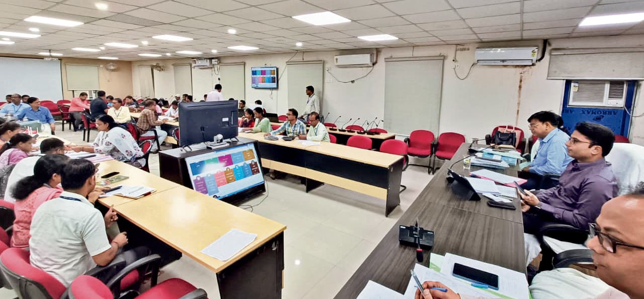 कंट्रोल रूम में हर मिनट आती रही सूचनाएं, अलर्ट रहा प्रशासन