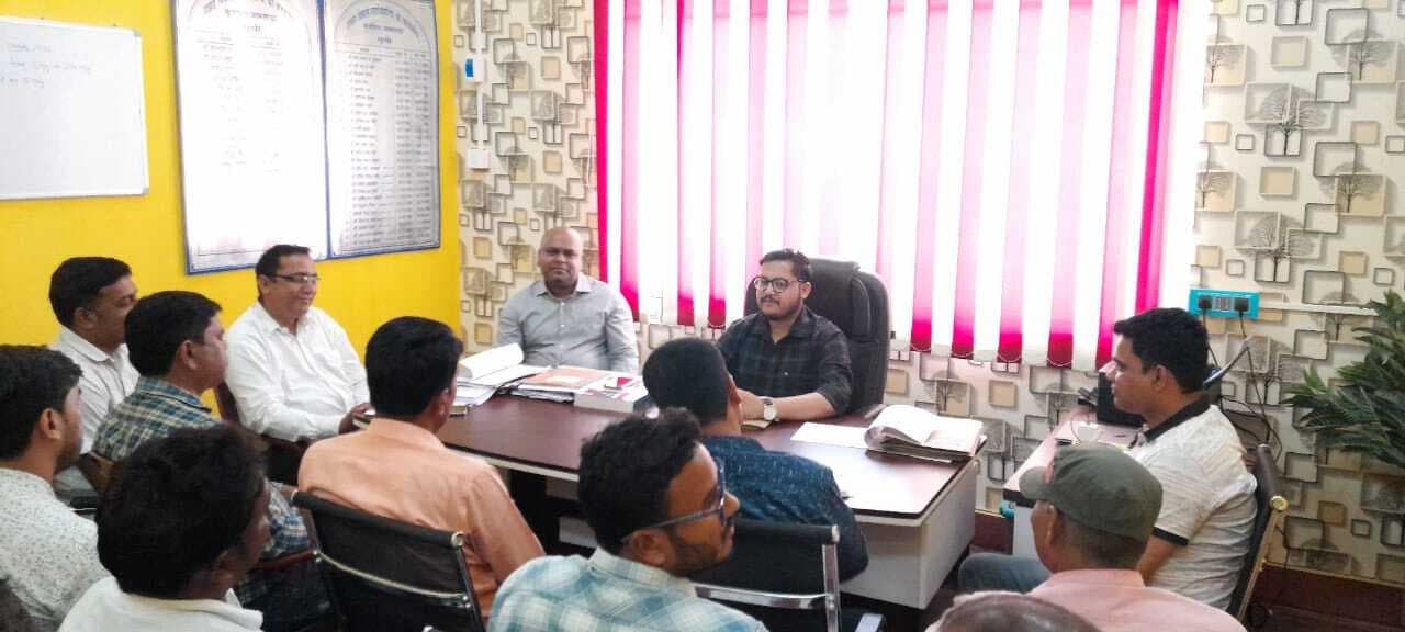 बीडीओ ने की चुनाव की तैयारियों की समीक्षा