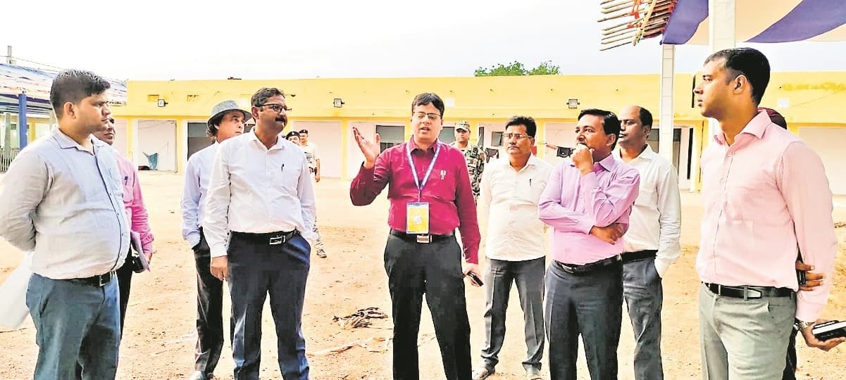 स्ट्रांग रूम और मतगणना स्थल की तैयारी का निर्वाची पदाधिकारी ने लिया जायजा