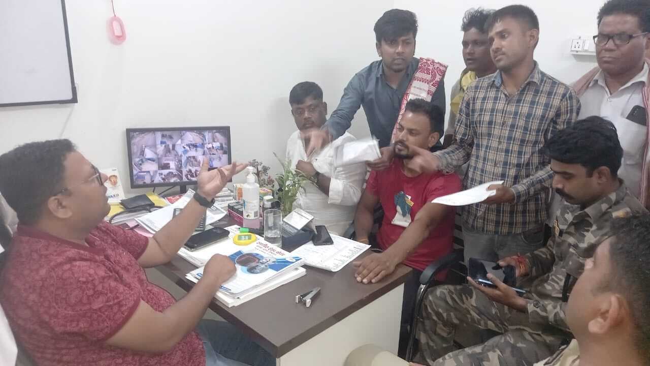 महिला की मौत के बाद अस्पताल में हंगामा