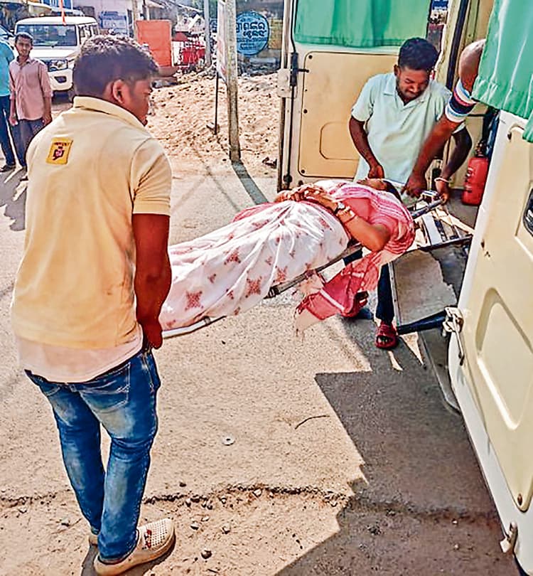 ओडिशा में चुनाव : पोलिंग व प्रिजाइडिंग अधिकारी को अस्पताल में कराना पड़ा भर्ती