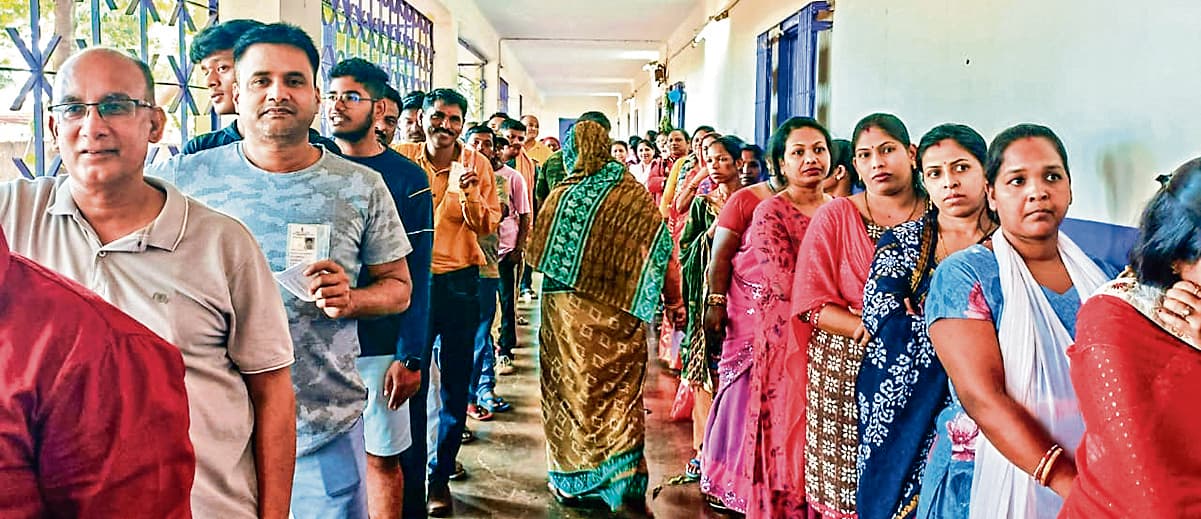 राउरकेला : भीषण गर्मी पर भारी दिखा मतदाताओं का उत्साह, शाम पांच बजे तक 60.55 प्रतिशत वोटिंग