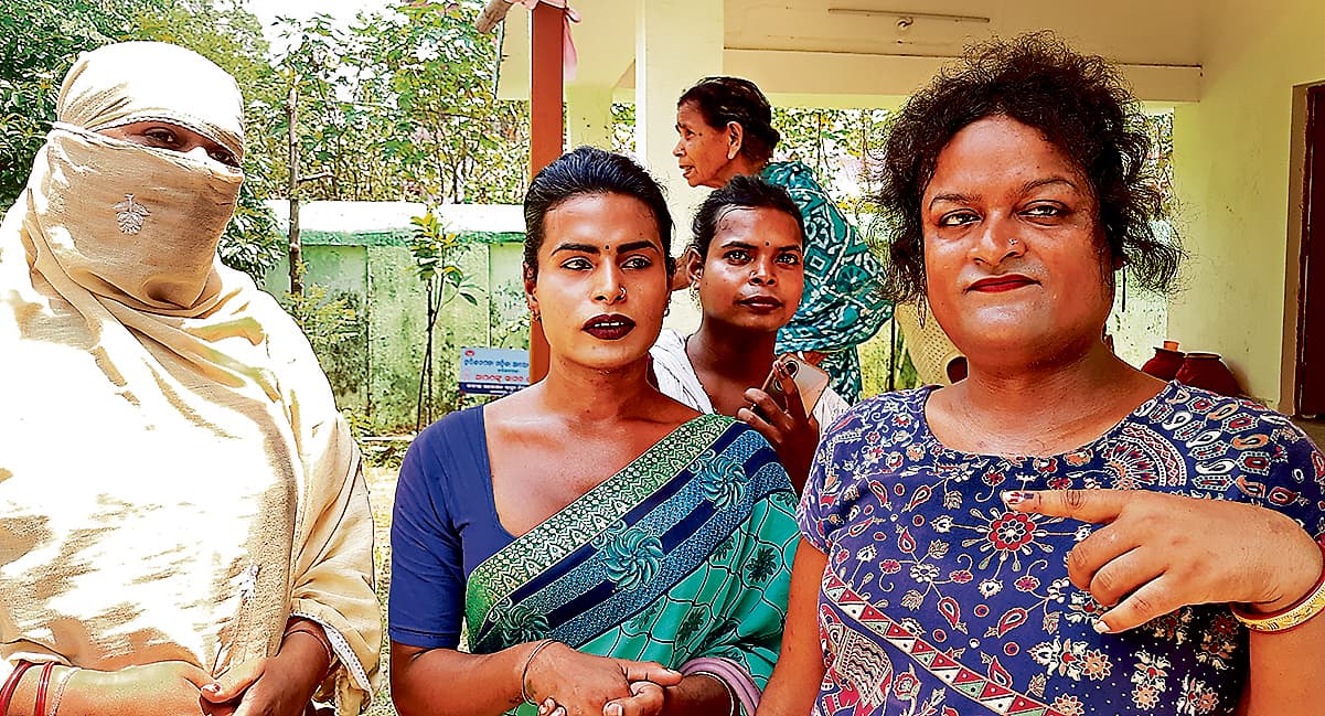 राजगांगपुर : थर्ड जेंडर के मतदाताओं ने पहली बार डाला वोट, शाम पांच बजे तक 58 फीसदी मतदान हुआ