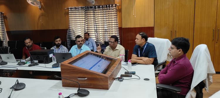 रांची लोकसभा के सभी बूथों पर वीवीपैट भेजने की तैयारी पूरी