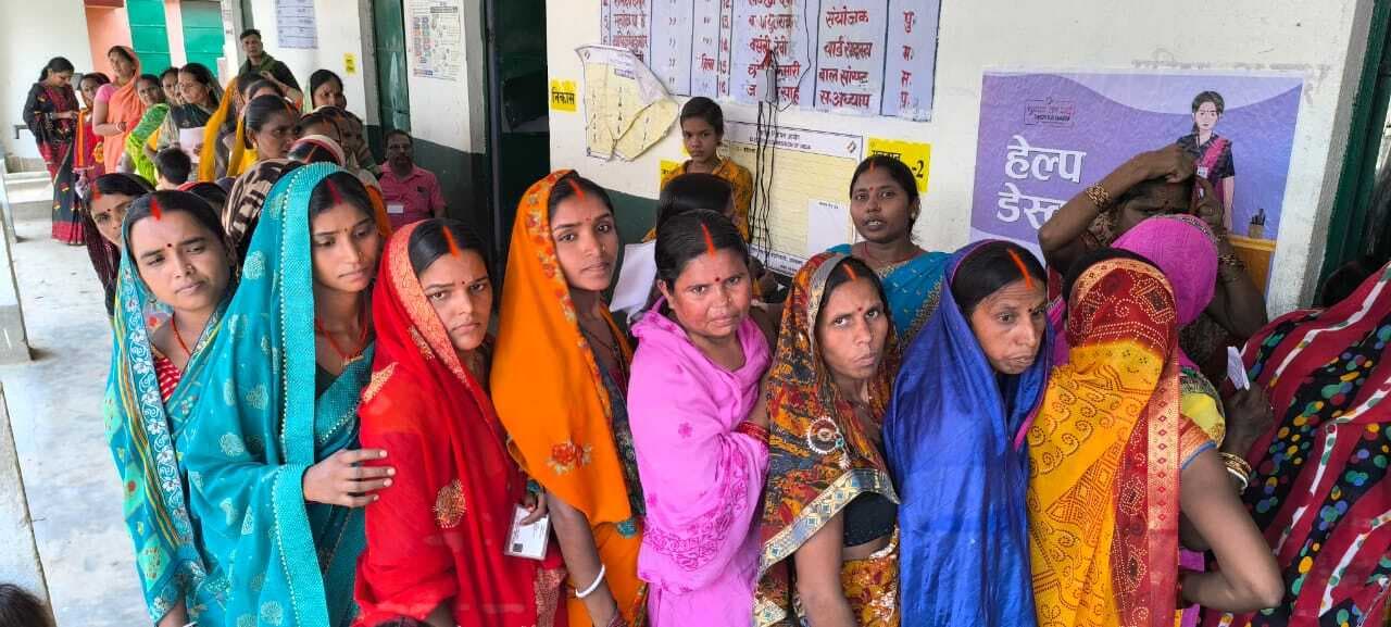 देश में मजबूत सरकार गठन के लिए किया मतदान