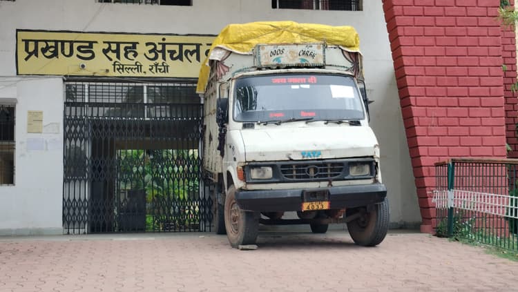 सिल्ली के 111 बूथों पर मतदान की तैयारियां पूरी