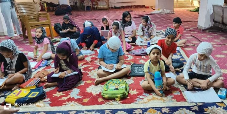 श्री गुरुनानक सेवक जत्था के गुरुमुखी प्रशिक्षण शिविर की शुरुआत