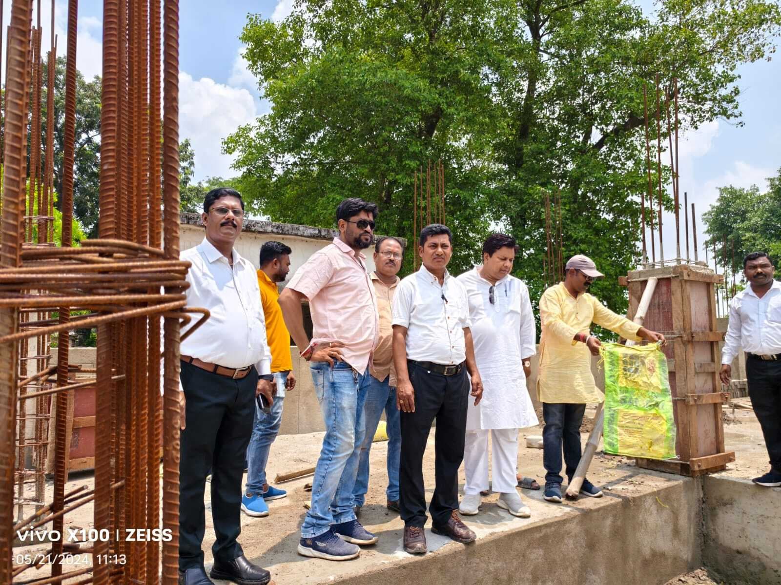 नप अध्यक्ष की अगुवाई में की गयी विद्युत शवदाह गृह निर्माण स्थल की जांच, अनियमितता उजागर