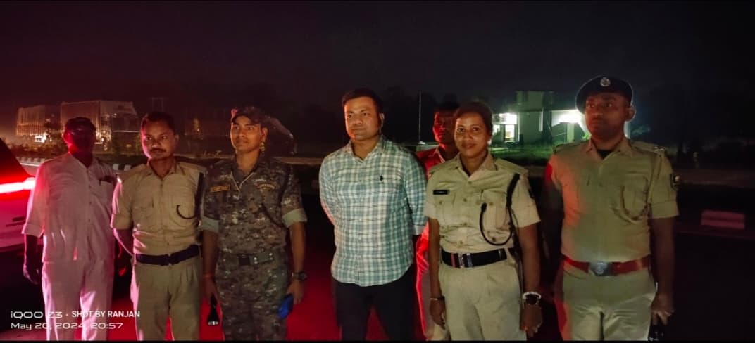 डीएम ने गलगलिया चेकपोस्ट का किया औचक निरीक्षण