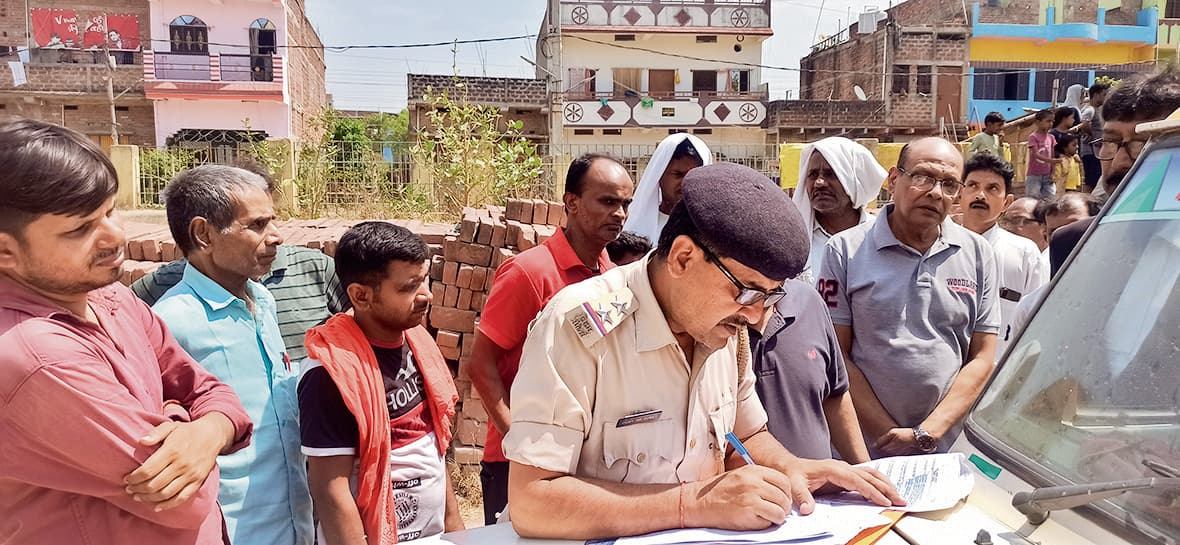 जिले में आंधी-पानी ने मचायी तबाही, तीन लोगों की मौत