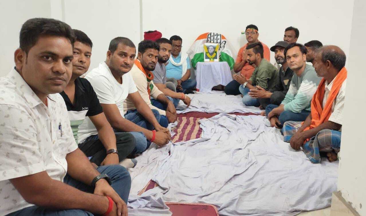 कांग्रेसियों ने मनायी पूर्व प्रधानमंत्री राजीव गांधी की 33वीं पुण्यतिथि