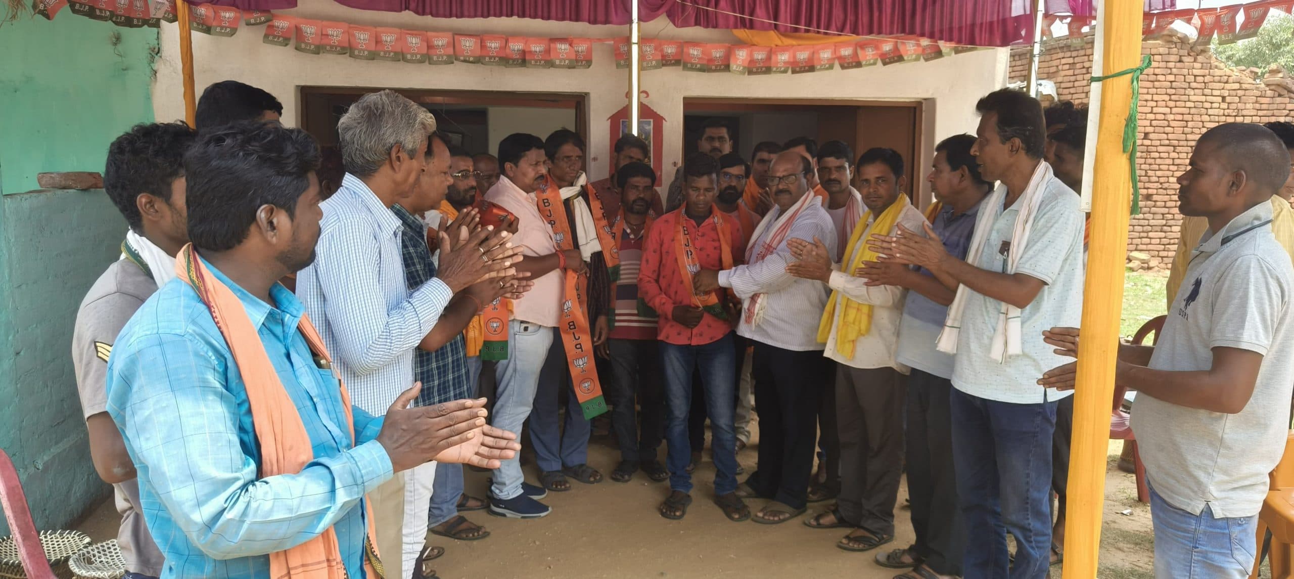 खैरा मंडल कार्यालय में कई लोगों ने ली भाजपा की सदस्यता