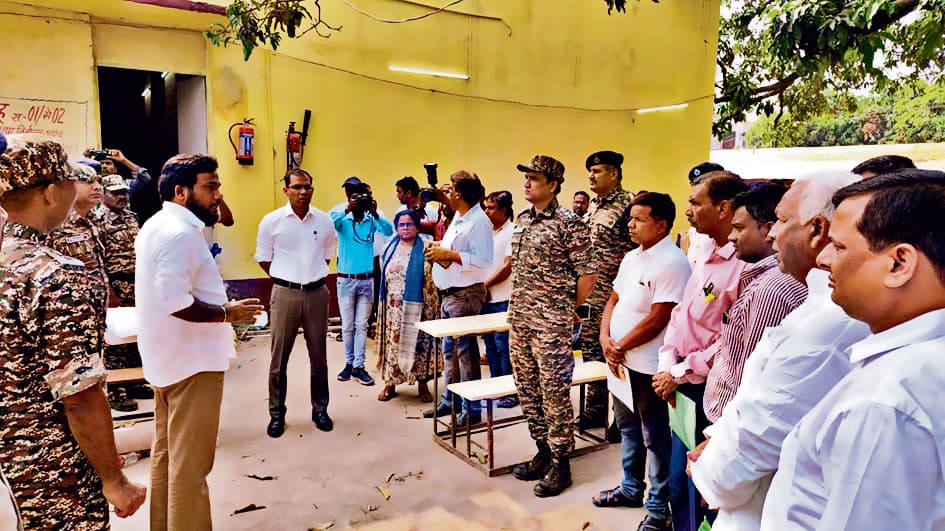 सामान्य प्रेक्षक की मौजूदगी में इवीएम-वीवीपैट वज्रगृह में सील