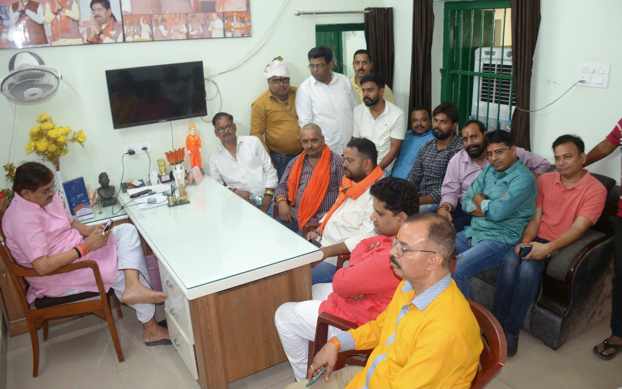 विधायक राज सिन्हा ने शो-कॉज का जवाब देने के लिए मांगा समय