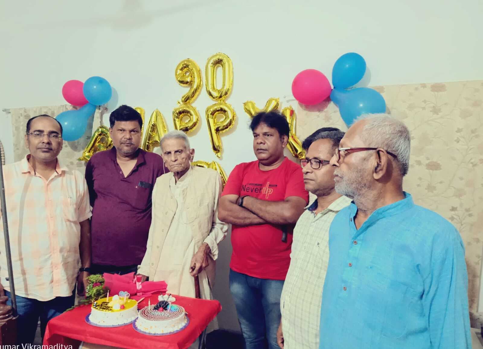 धूमधाम से मना साहित्यकार शालिग्राम का जन्मदिवस