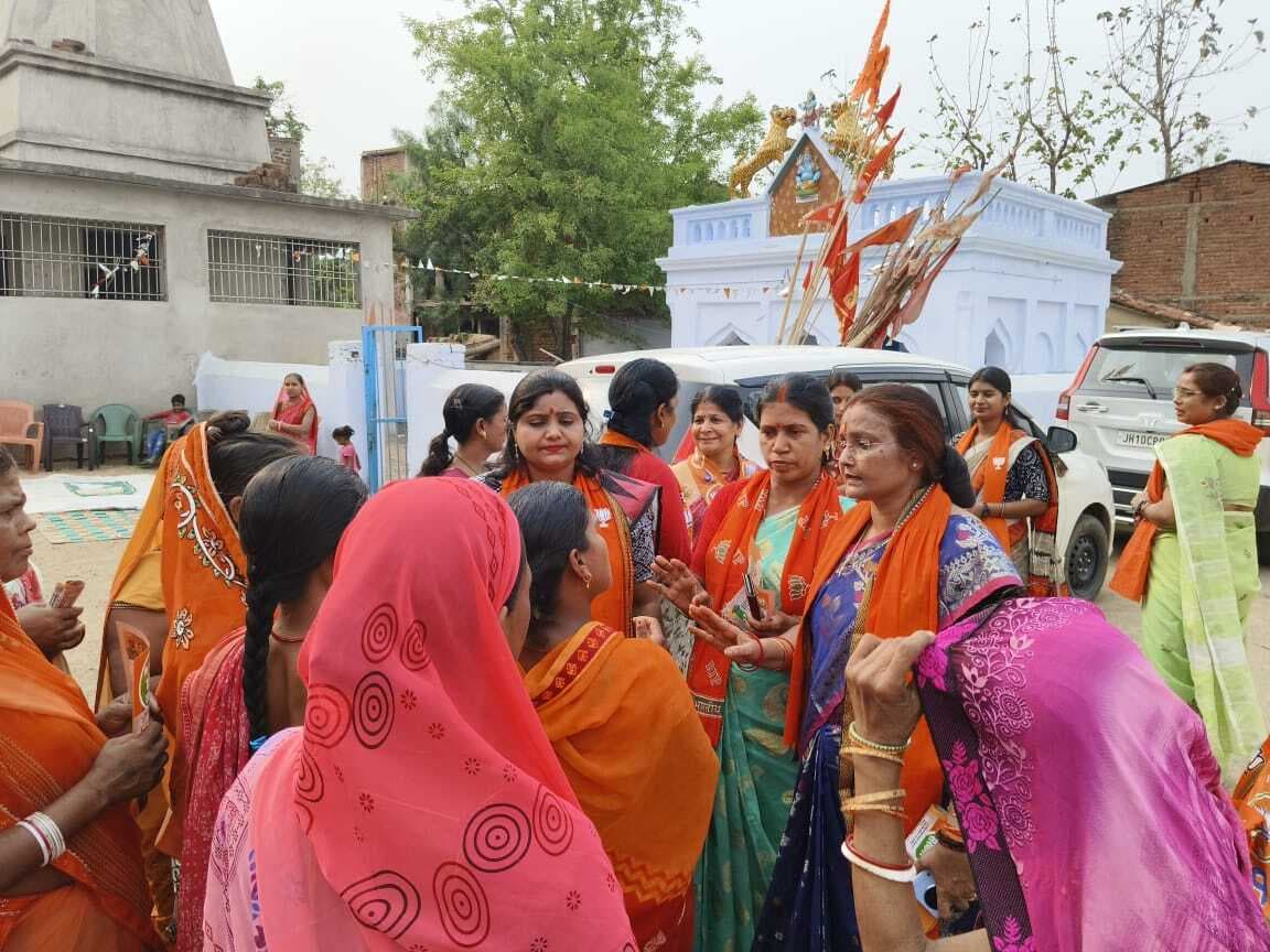भाजपा नेत्री ने उदलबनी में चलाया जनसंपर्क अभियान