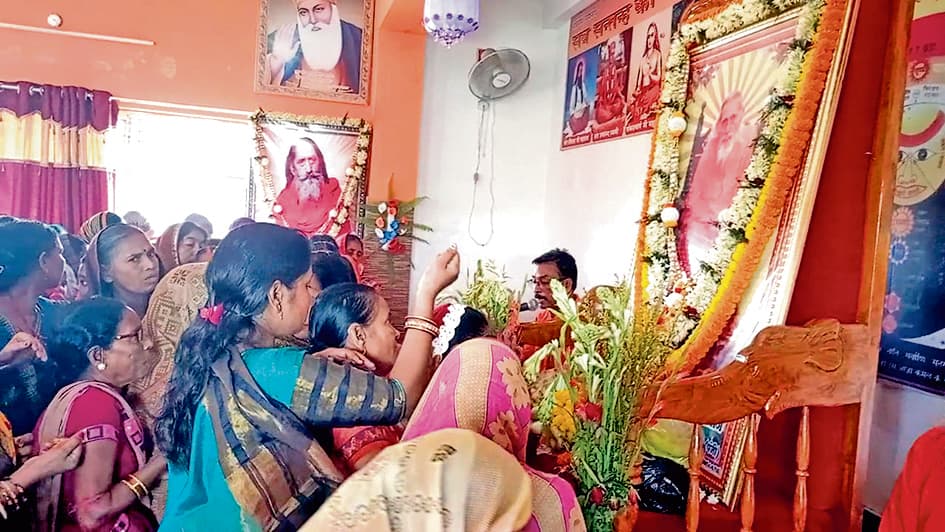 दुर्गापुर : सदगुरु की जयंती पर निकली शोभायात्रा और हुआ संत समागम