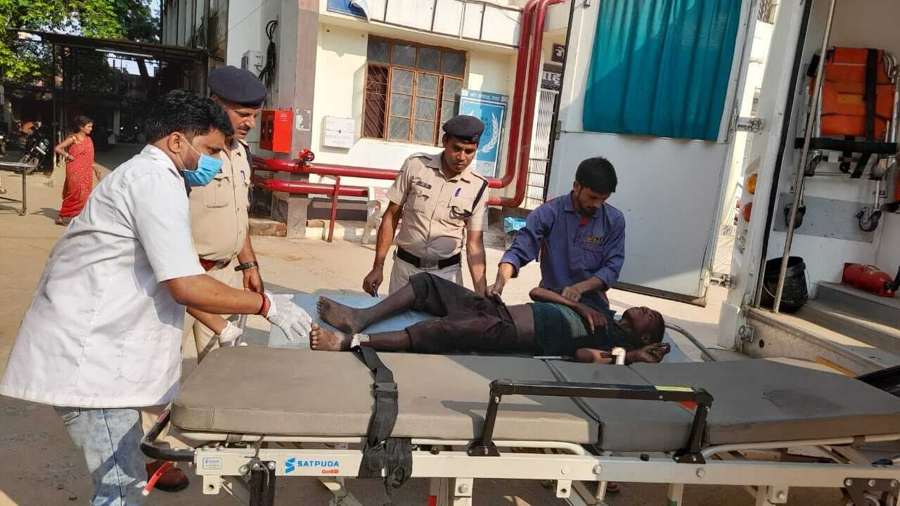 ट्रेन में चढ़ते समय युवक गिरकर घायल