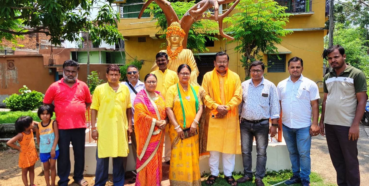 विश्व शांति के लिए भगवान बुद्ध से की प्रार्थना