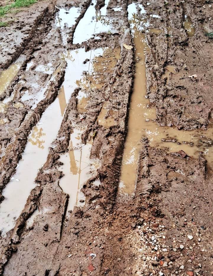 शिलान्यास के दो साल बाद भी रतनपुरा गांव की नहीं बनी सड़क, ग्रामीणों में आक्रोश