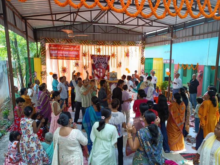 श्री श्री आनंदमूर्ति के जन्म दिवस पर हुआ अखंड कीर्तन