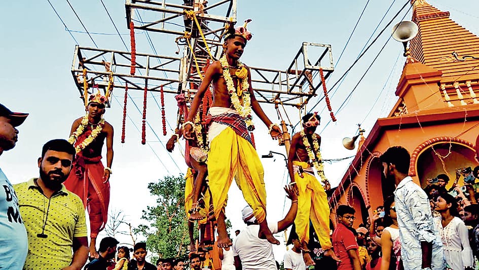 अमराई में गाजन उत्सव की धूम, निकाली गयी शोभायात्रा