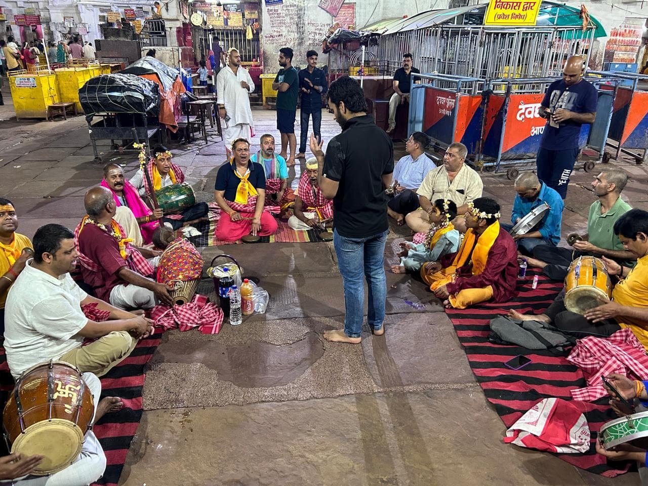 बाबा मंदिर में तीन दलों के मासव्यापी कीर्तन का समापन