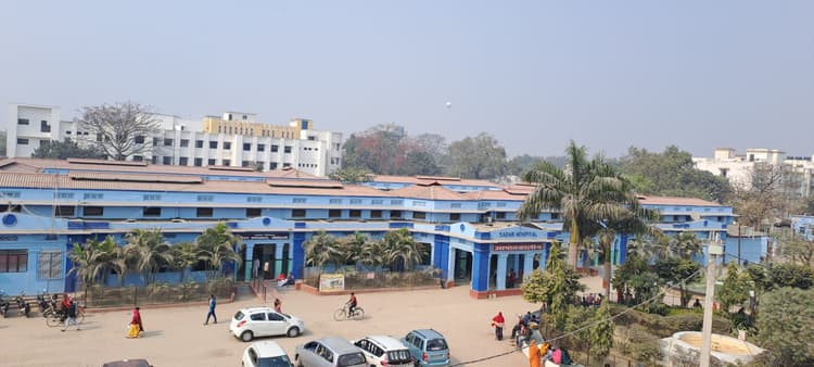 रोस्टर के हिसाब से ड्यूटी नहीं करती हैं महिला चिकित्सक