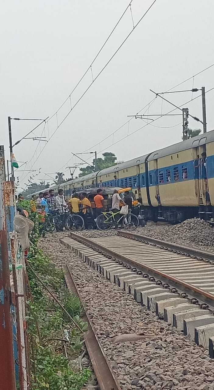 दूसरे दिन भी दुर्घटनाग्रस्त होने से बाल-बाल बची मेमू स्पेशल