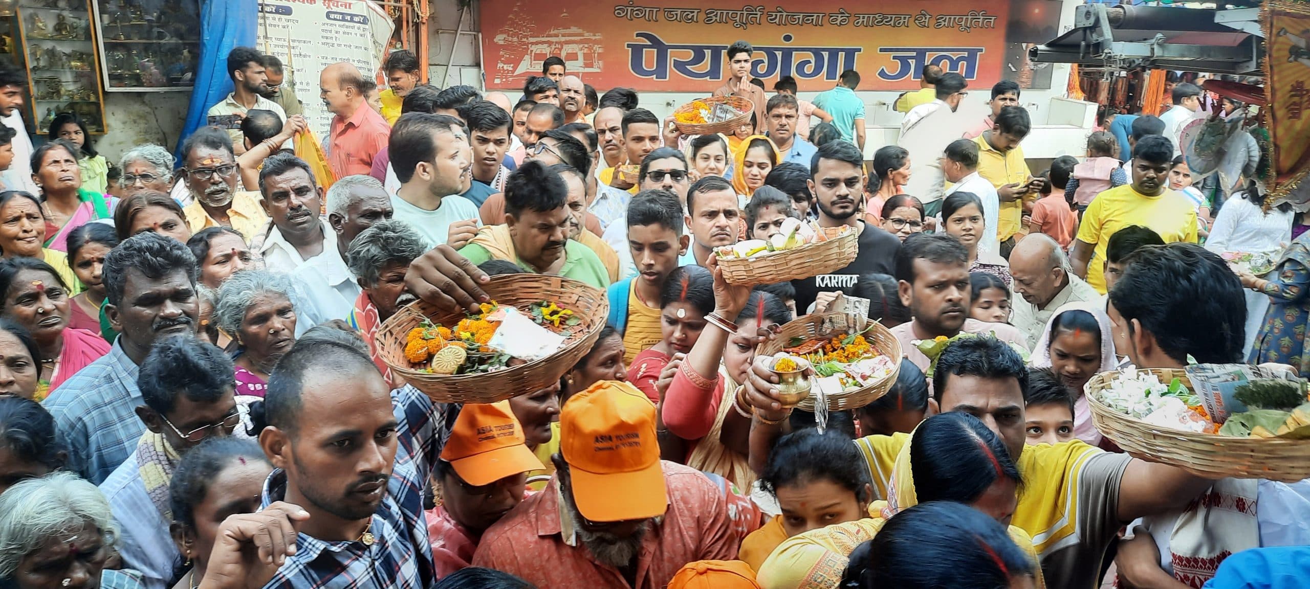 10 हजार से अधिक श्रद्धालुओं ने की पूजा-अर्चना