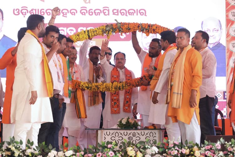 विधायक और सांसद मुख्यमंत्री से नहीं मिल पा रहे, बाहरी व्यक्ति सरकार चला रहा: नड्डा