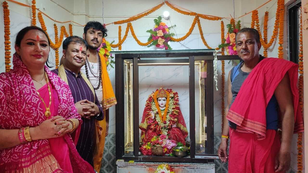 मां संतोषी की धूमधाम से हुई वार्षिक पूजा